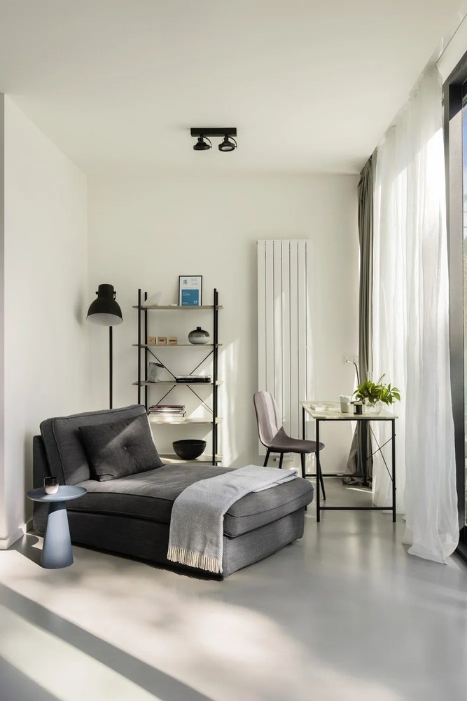 Măsuță auxiliară din aluminiu White Label Ringar, ø 39,5 cm, albastru