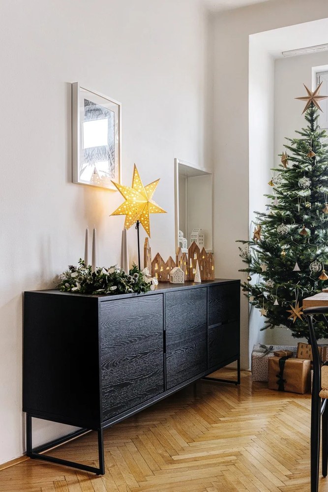 Sfeșnic de Crăciun din bone china Kähler Design Nobili, înălțime 19 cm, alb