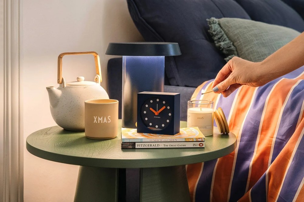 Lampă de masă din metal albastru Keen - Hübsch