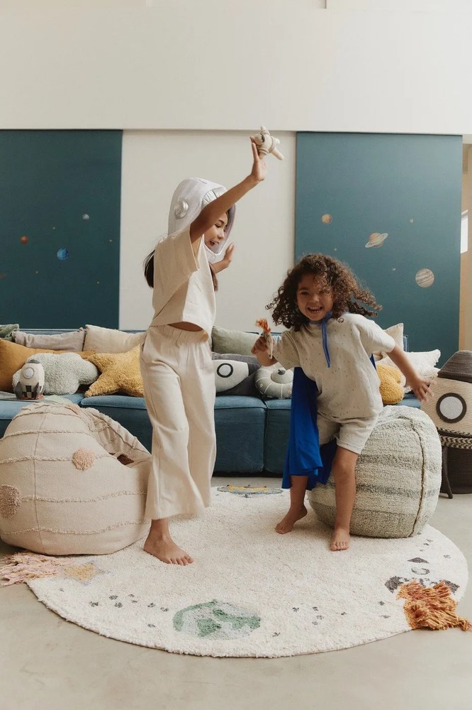 Fotoliu puf pentru copii crem Solar System – Lorena Canals