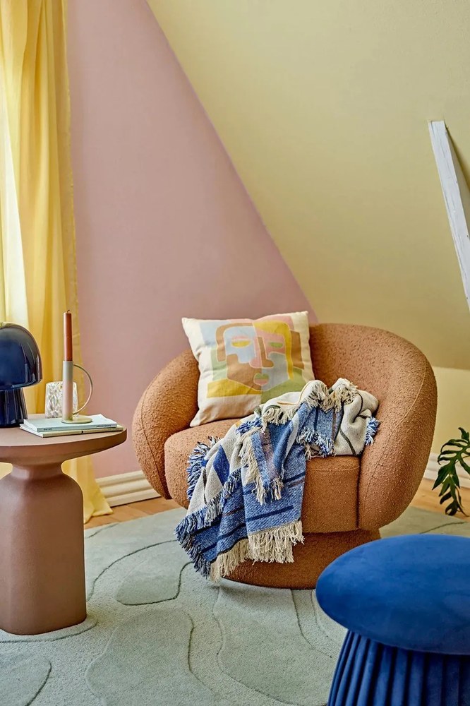 Taburet albastru închis Roberta – Bloomingville