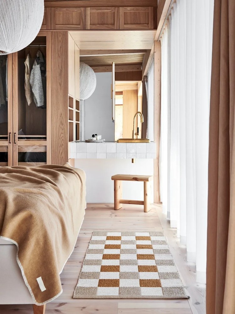 Covor tip traversă pentru interior și exterior galben ocru/bej 70x160 cm Pix Vanilla Ochre – Pappelina