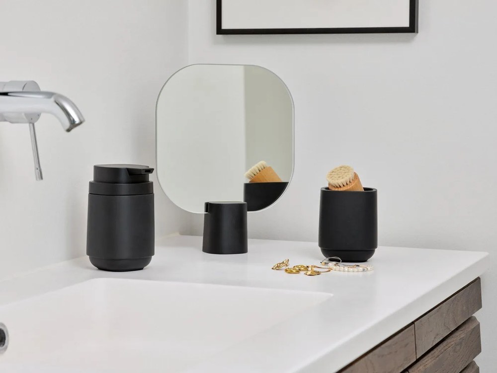 Dozator de săpun lichid negru din beton Time – Zone