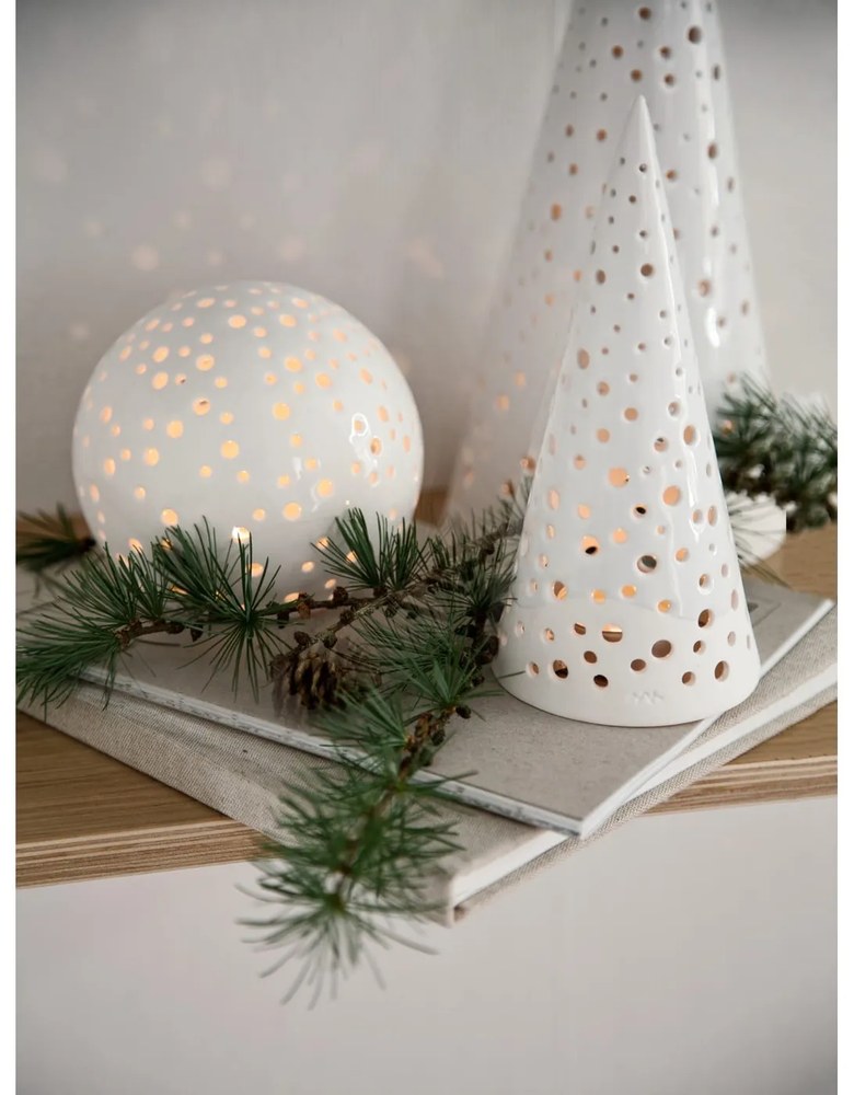 Sfeșnic de Crăciun din bone china Kähler Design Nobili, înălțime 25,5 cm, alb
