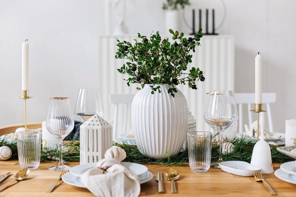 Tacâmuri din oțel inoxidabil auriu 16 buc. Avie – Premier Housewares