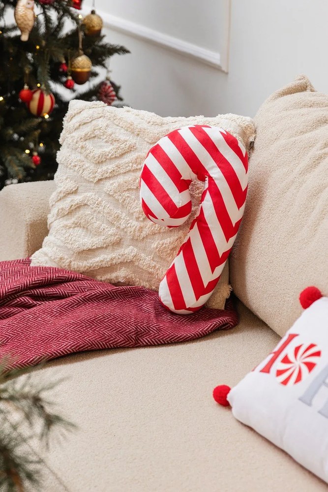 Pernă decorativă 50x30 cm cu model de Crăciun Candy Cane – Catherine Lansfield