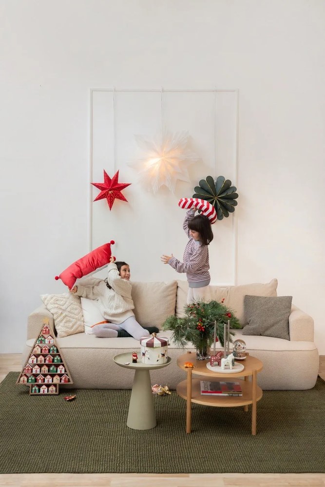 Pernă decorativă 50x30 cm cu model de Crăciun Candy Cane – Catherine Lansfield