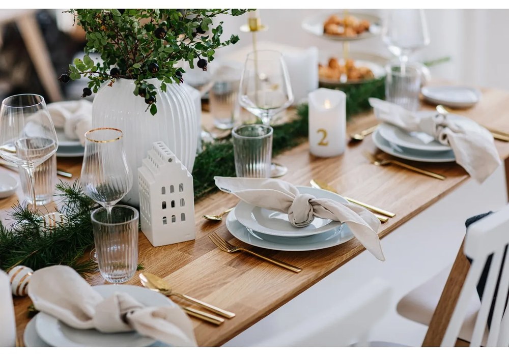 Tacâmuri din oțel inoxidabil auriu 16 buc. Avie – Premier Housewares