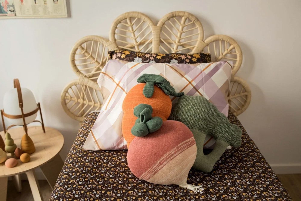 Pernă pentru copii Cathy the Carrot – Lorena Canals