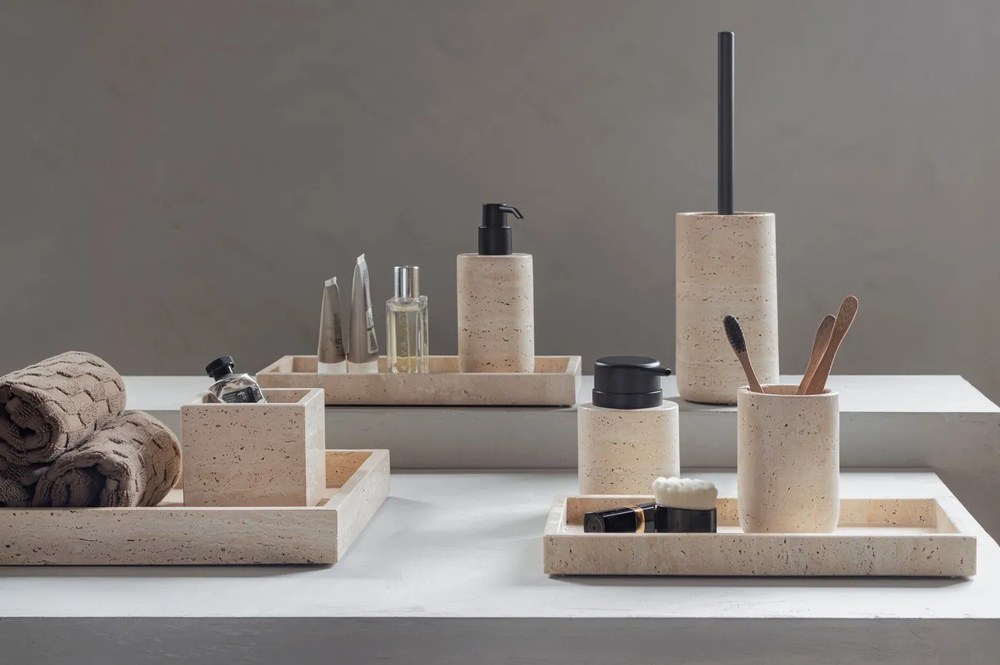 Dozator de săpun lichid bej din piatră 250 ml Travertine – Mette Ditmer Denmark