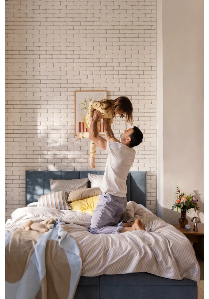 Vază maro din sticlă lucrată manual (înălțime 27 cm) Saiqa – Bloomingville