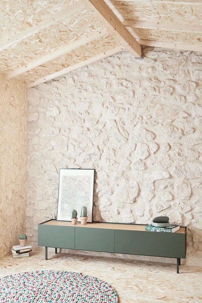 Masă TV verde/în culoare naturală cu aspect de lemn de stejar 180x45 cm Arista – Teulat