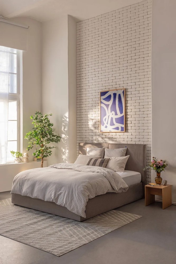 Măsuță auxiliară din lemn de stejar Hübsch Less, 40 x 40 cm, natural