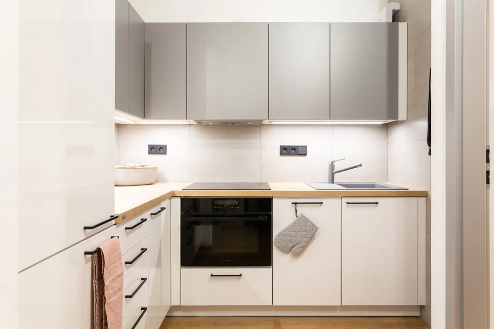 Cârlige negre/gri 6 buc. de agățat din plastic City – Metaltex