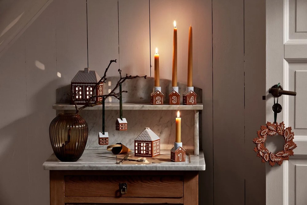 Sfeșnic pentru advent din ceramică Gingerbread – Kähler Design