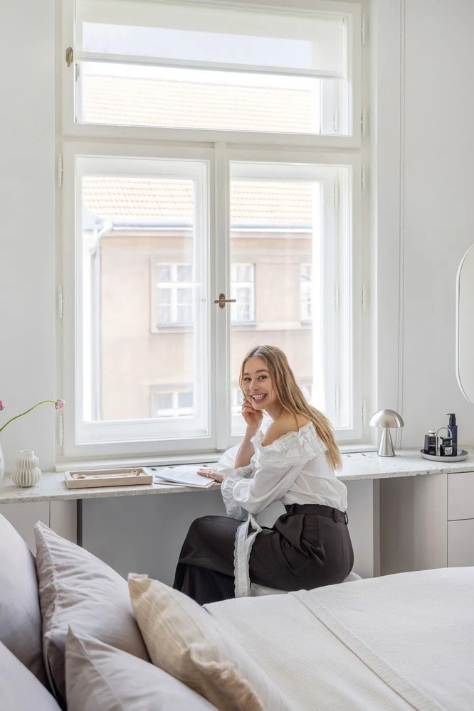 Veioză gri închis LED cu intensitate reglabilă (înălțime 20 cm) Mush – Hübsch