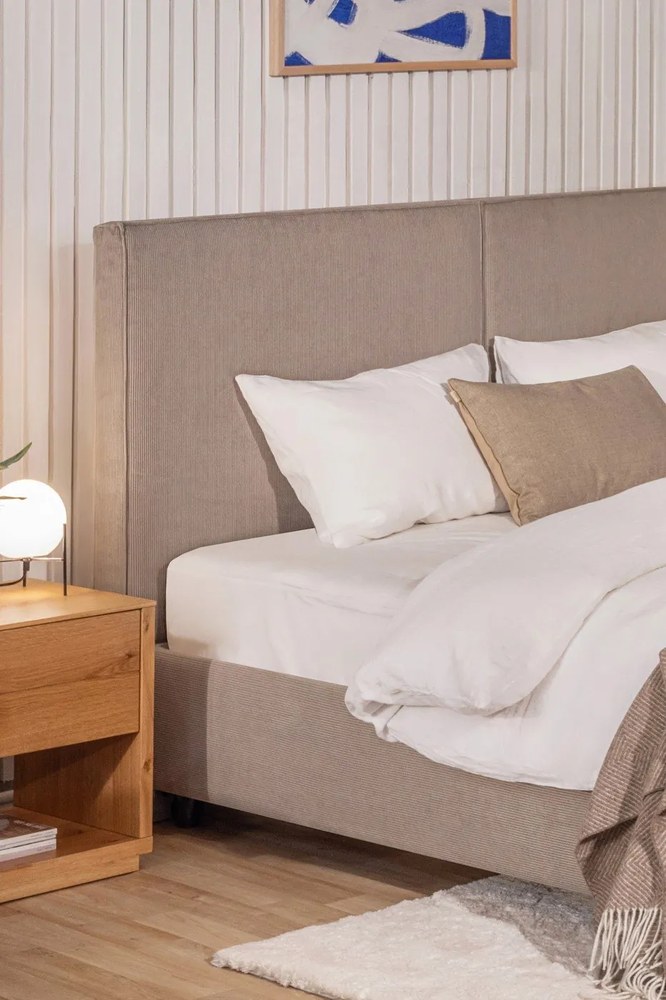 Pat matrimonial taupe tapițat cu spațiu de depozitare cu somieră 160x200 cm Myra Bold – Bonami Selection