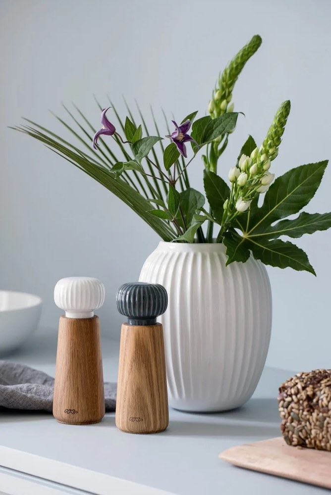 Vază din gresie Kähler Design Hammershoi, înălțime 20 cm, alb