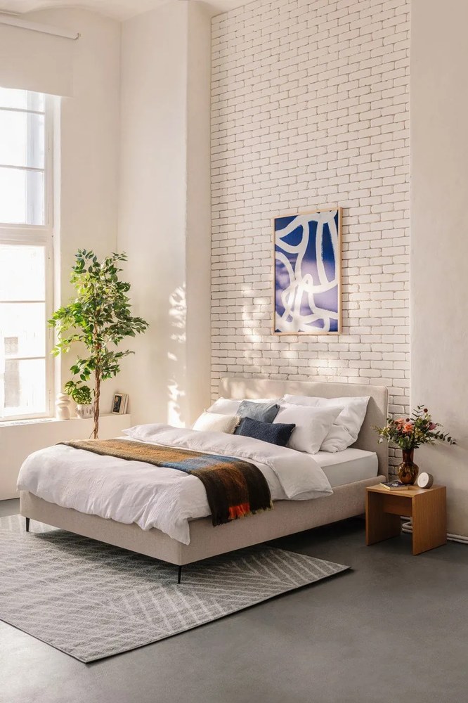 Măsuță auxiliară din lemn de stejar Hübsch Less, 40 x 40 cm, natural