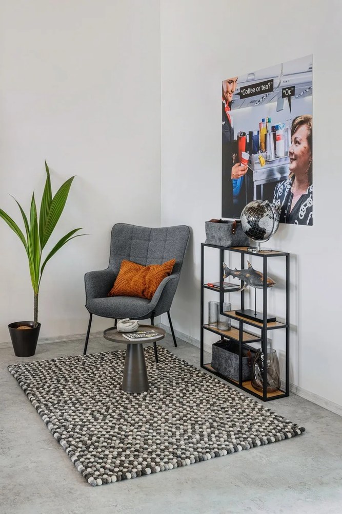 Vază din sticlă Bloomingville Ingolf, înălțime 26 cm, maro