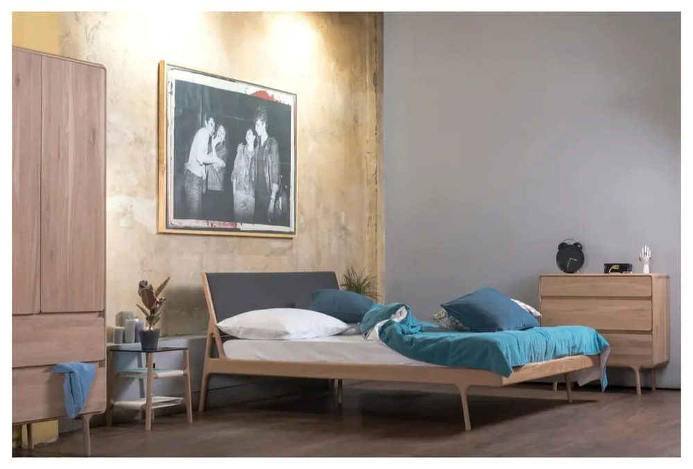 Comodă din lemn masiv de stejar cu 3 sertare Gazzda Fawn