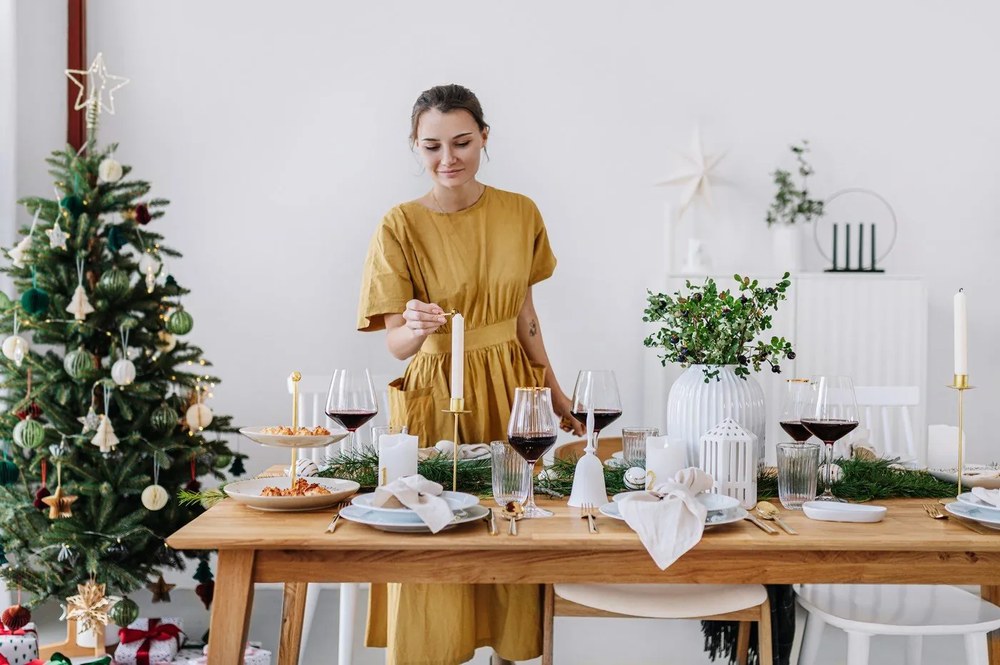 Tacâmuri din oțel inoxidabil auriu 16 buc. Avie – Premier Housewares