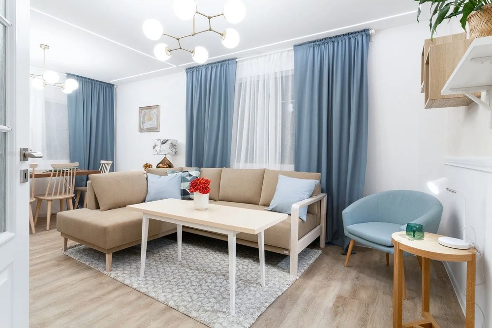 Lustră albă/alămie cu abajur din sticlă Damar – Opviq lights