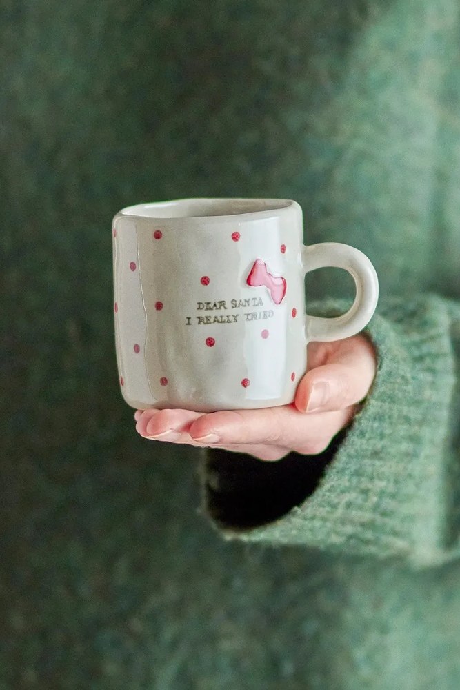 Cană bej din gresie 250 ml cu model de Crăciun Christy – Bloomingville