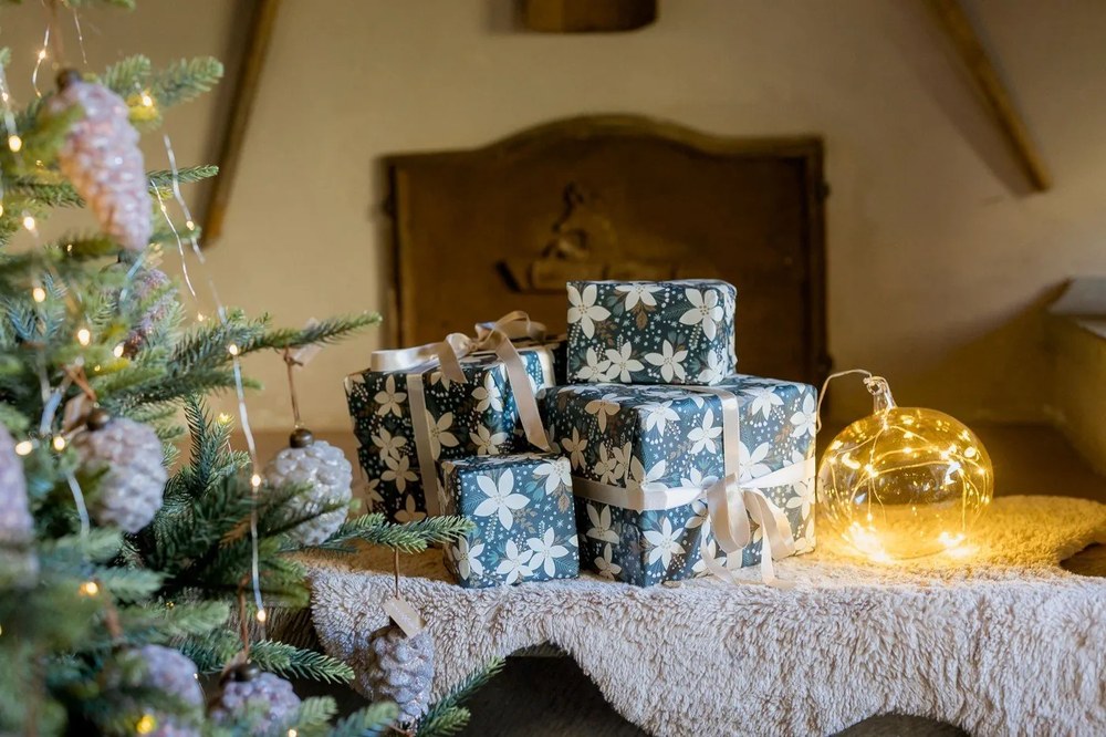 Decorațiune luminoasă de Crăciun portocalie suspendată ø 18 cm Lina – Markslöjd