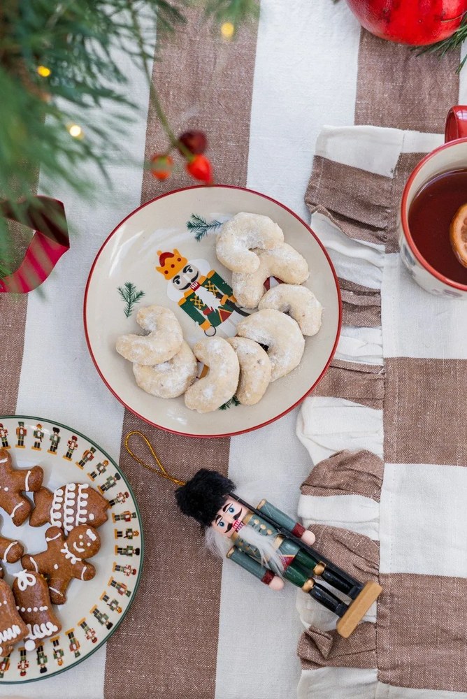 Farfurie crem pentru desert din gresie ø 16 cm cu model de Crăciun Jolly – Bloomingville