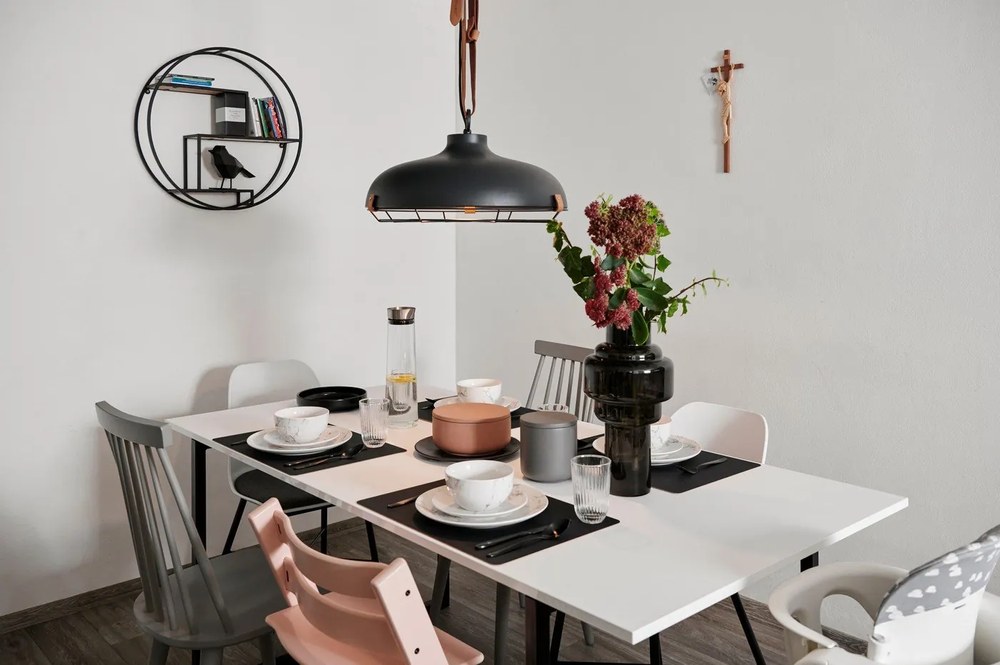 Raft negru/în culoare naturală etajat din lemn masiv de paulownia 62 cm Rotterdam – House Nordic