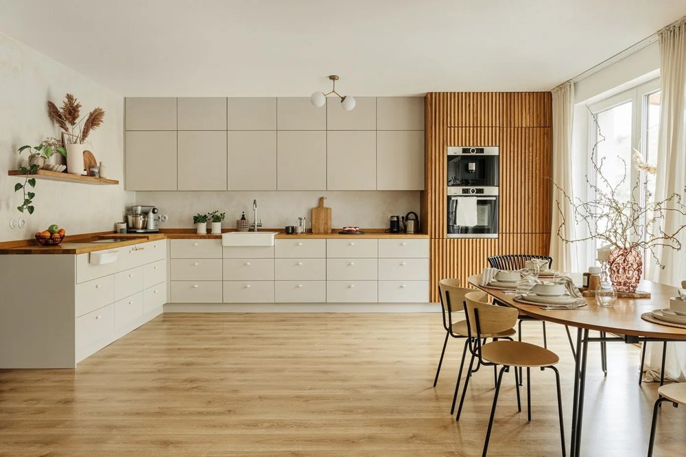 Ghiveci din porțelan Blomus Nona, alb