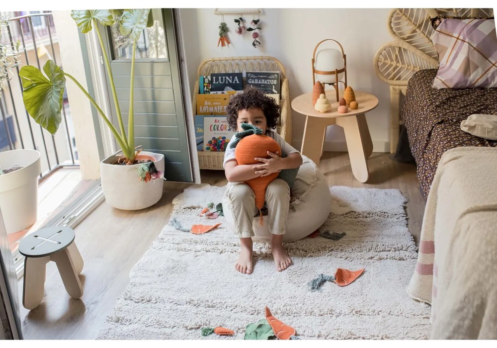 Covor de joacă pentru copii crem din bumbac 120x160 cm Veggie Garden – Lorena Canals