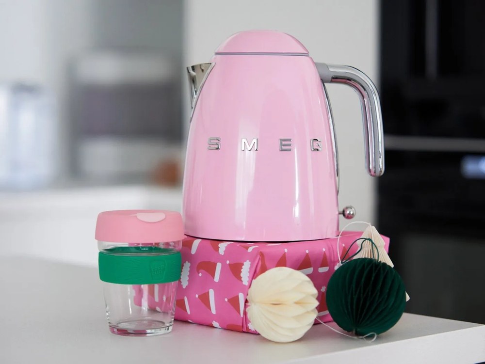 Fierbător SMEG, roz
