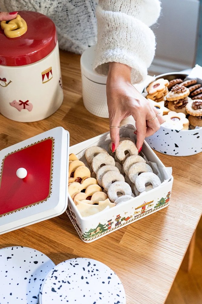 Recipient din gresie pentru prăjituri Yule – Bloomingville