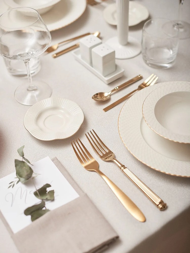 Tacâmuri auriu din oțel inoxidabil 4 buc. – Bloomingville