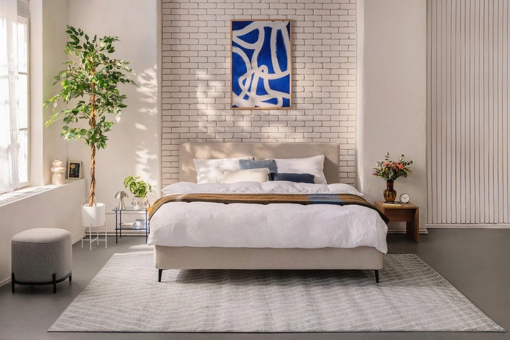 Măsuță auxiliară din lemn de stejar Hübsch Less, 40 x 40 cm, natural