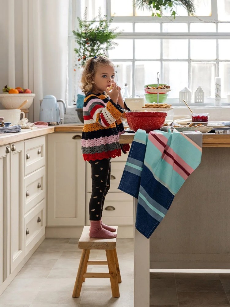 Sfeșnic din ceramică Kähler Design Urbania Lighthouse Manor, alb