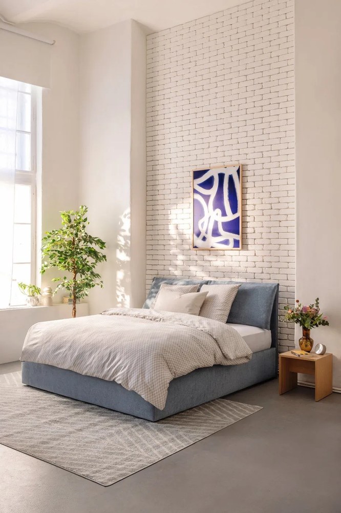 Măsuță auxiliară din lemn de stejar Hübsch Less, 40 x 40 cm, natural