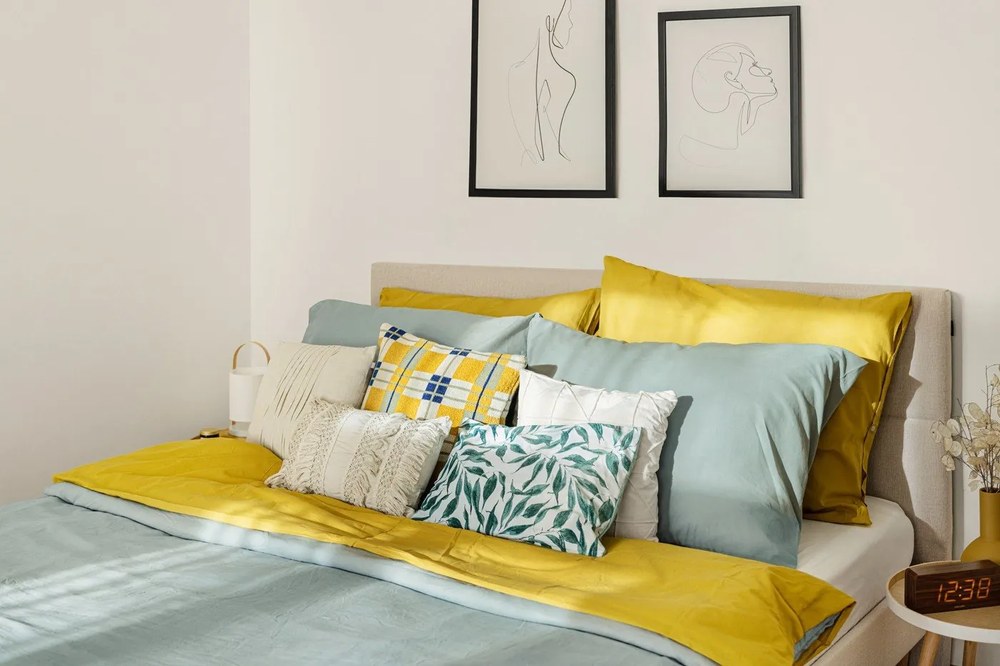 Ceas alarmă cu aspect din lemn Karlsson Tube, 21 x 9 cm