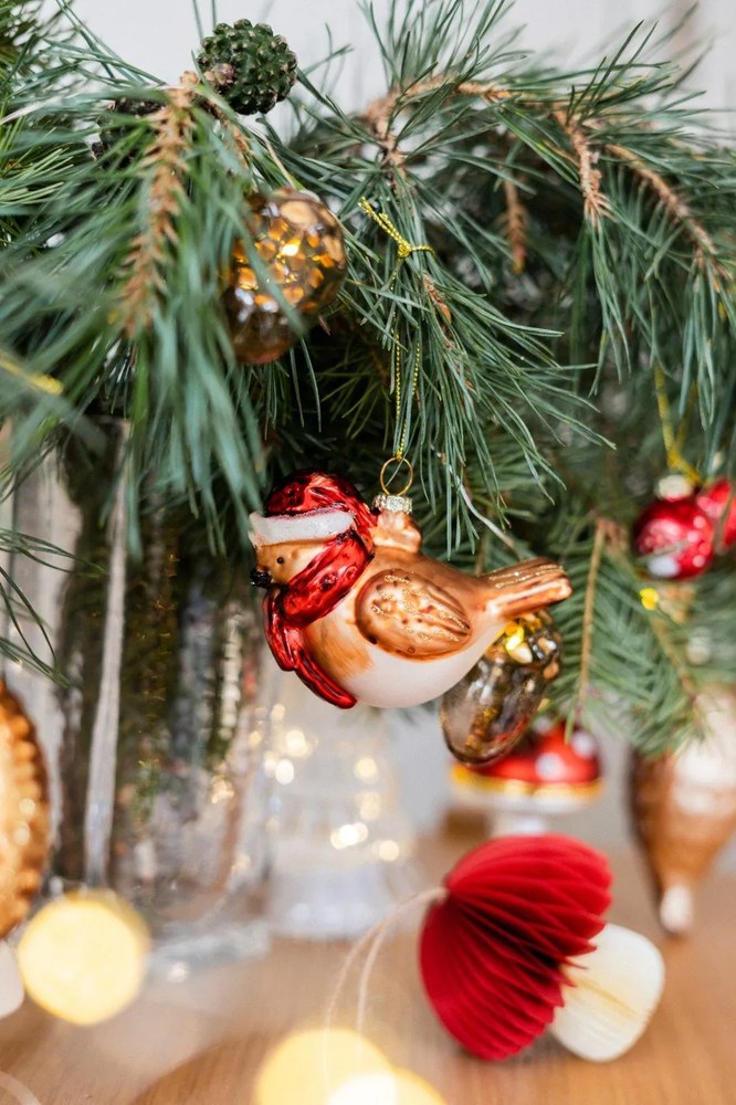 Ornament de Crăciun lucrat manual din sticlă 5 cm Robin – Sass & Belle