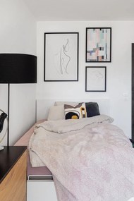 Comodă neagră/în culoare naturală joasă cu aspect de lemn de stejar 120x82 cm Seaford – Actona