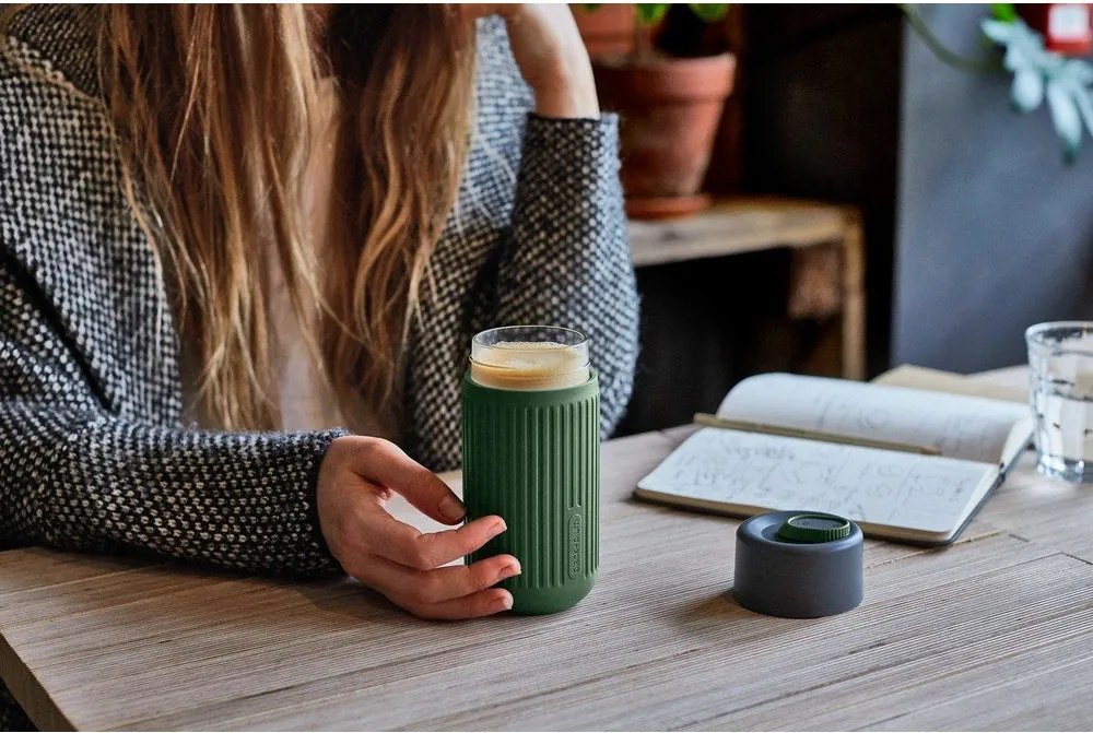 Cană de voiaj verde din sticlă 340 ml – Black + Blum