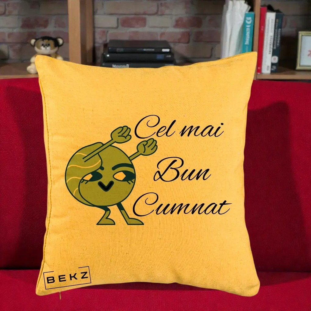 Cadou pentru Cumnat - Perna Personalizata Cel mai Bun Cumnat cu Personaj Funny Verde, 40x40 cm, Galben, Husa Detasabila, Perna Inclusa, BEKZ®