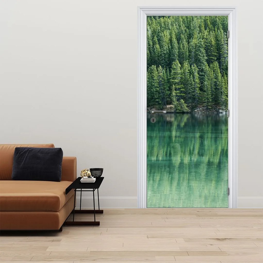Fototapet pentru ușă - Conifere la malul lacului (95x205cm)