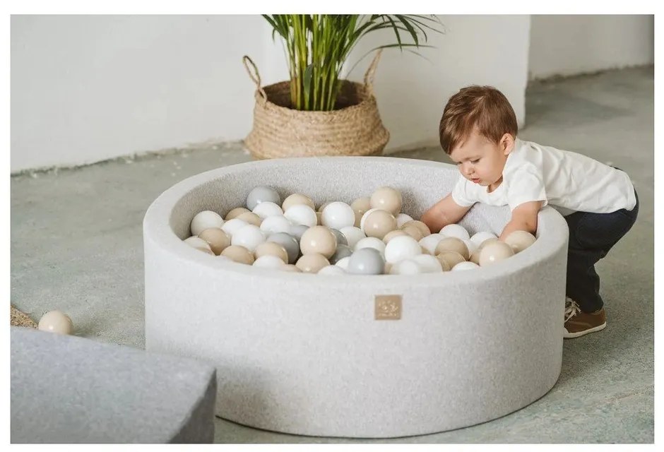 Piscină cu bile bej din catifea ø 90x30 cm Montessori – Meowbaby