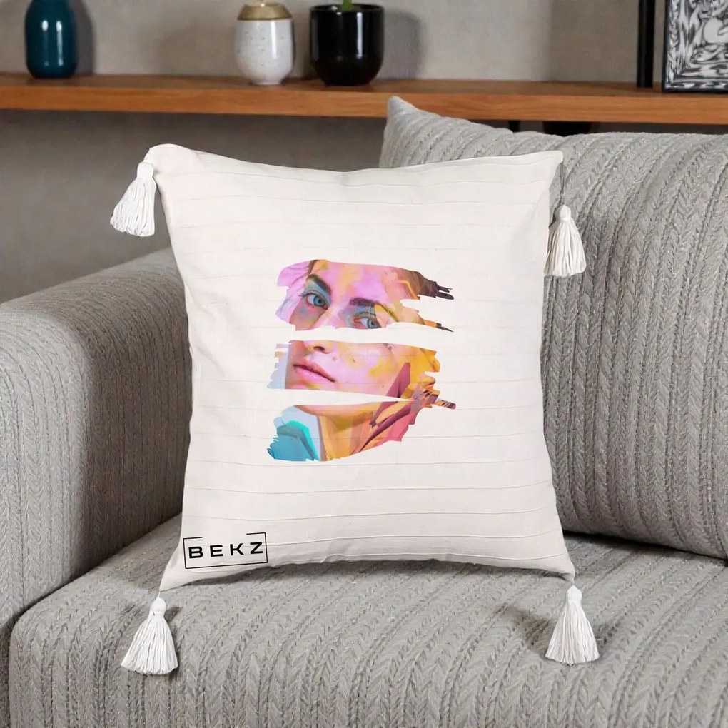 Perna decorativa Portret Femeie Fragmentat Colorat, 45x45 cm cu Umplutura, Bej cu Franjuri, BEKZ