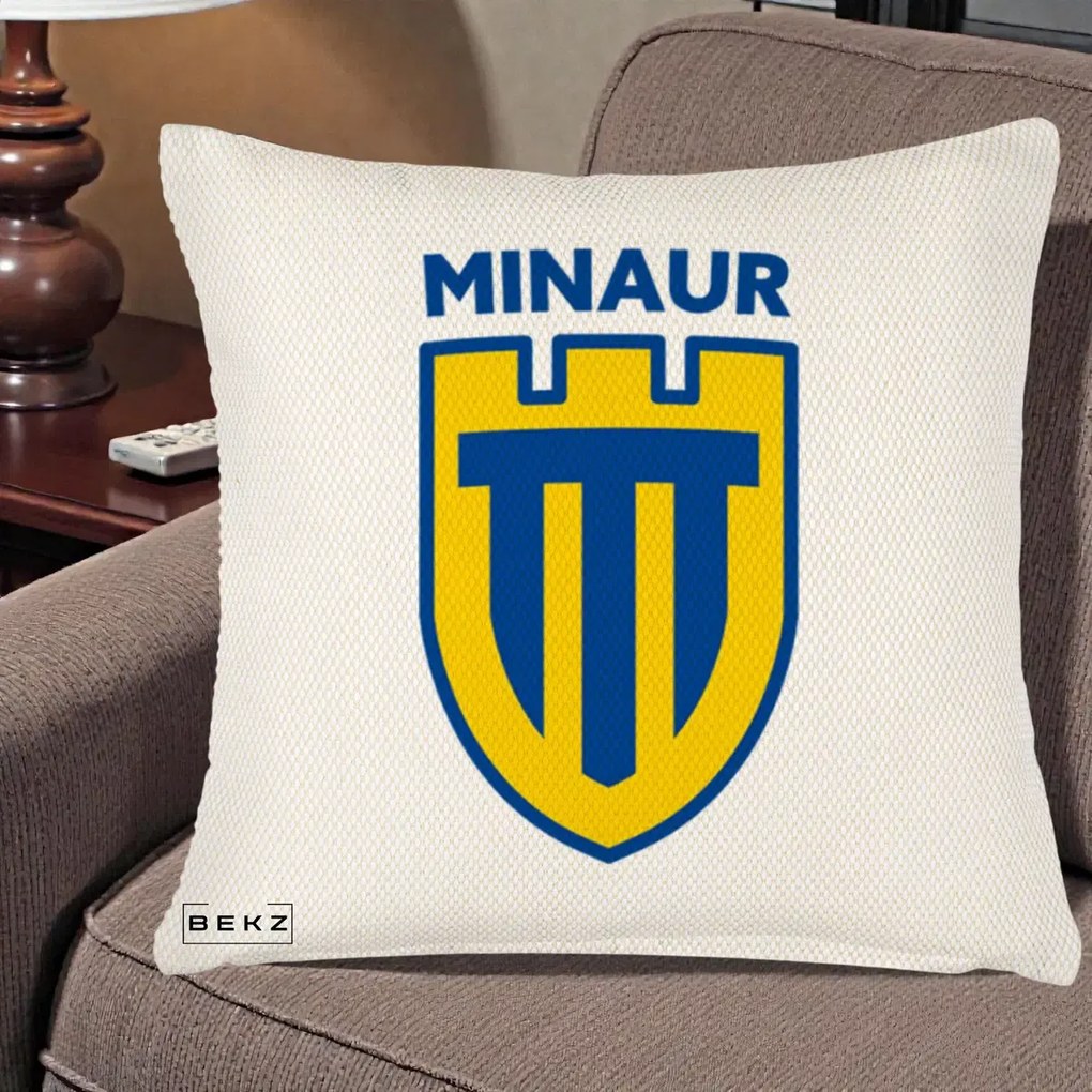Perna Personalizata Minaur Baia Mare Fotbal, 40x40 cm, Crem Reliefat, Husa Detasabila, Perna Inclusa, BEKZ®