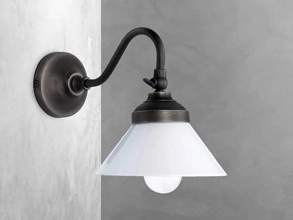 Aplica de perete din alama si sticla design vintage Sofia