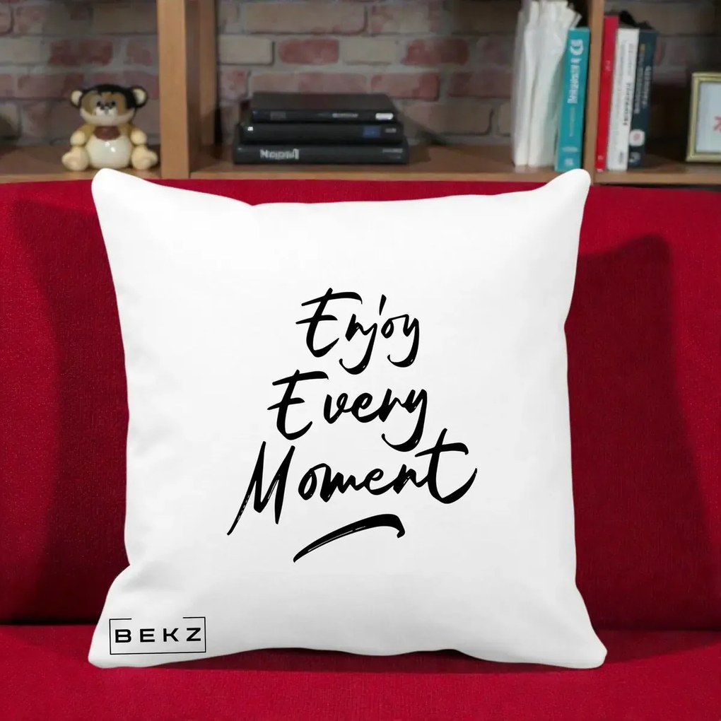 Perna Decorativa Enjoy Every Moment, 40x40 cm, Alba Mata, Husa Detasabila, Perna Inclusa, BEKZ®